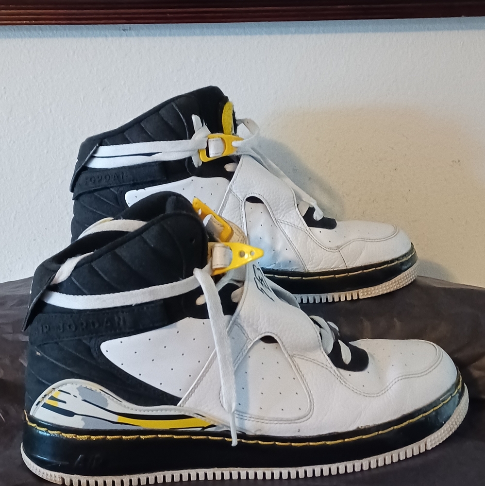 Jordan 23 Three Peats Sneakers Size 10.5